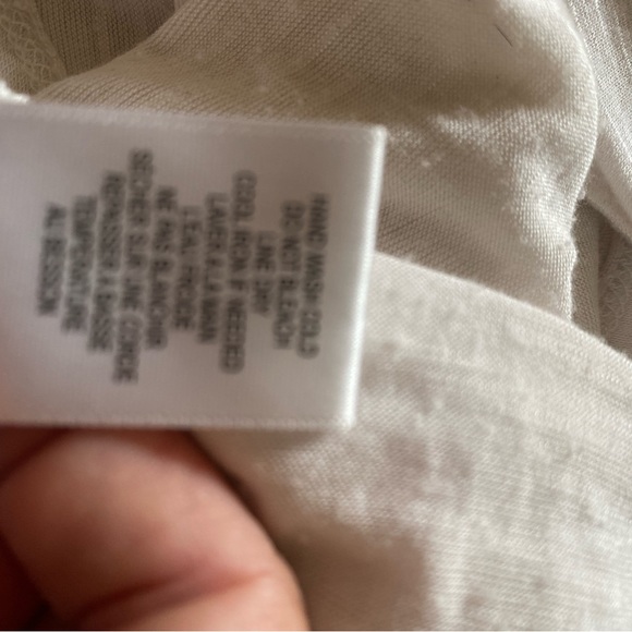 Bobeau sleeveless off white shirt with lace top - Picture 6 of 6